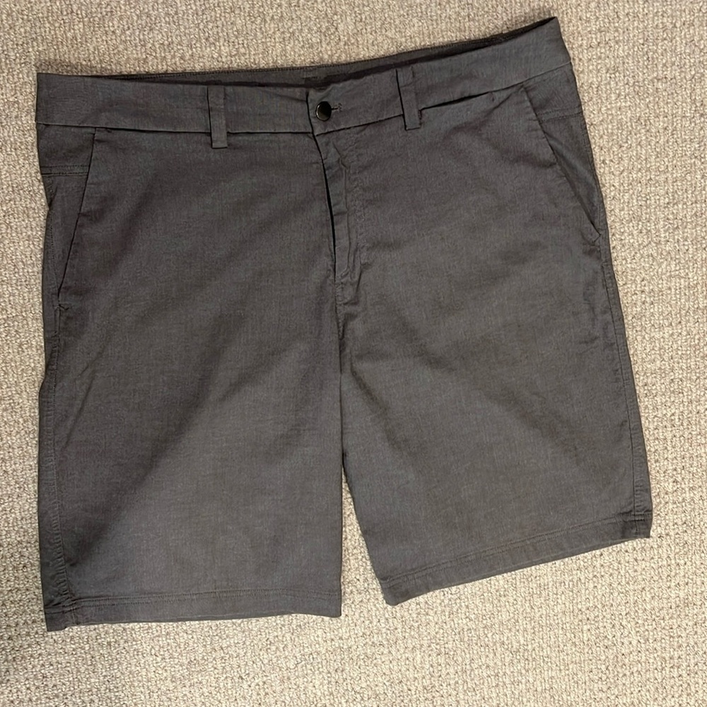 Lululemon Mens Grey shorts size 38